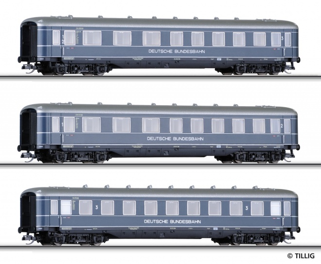Set of 3 Express train Passenger cars<br /><a href='images/pictures/Tillig/01595.jpg' target='_blank'>Full size image</a>